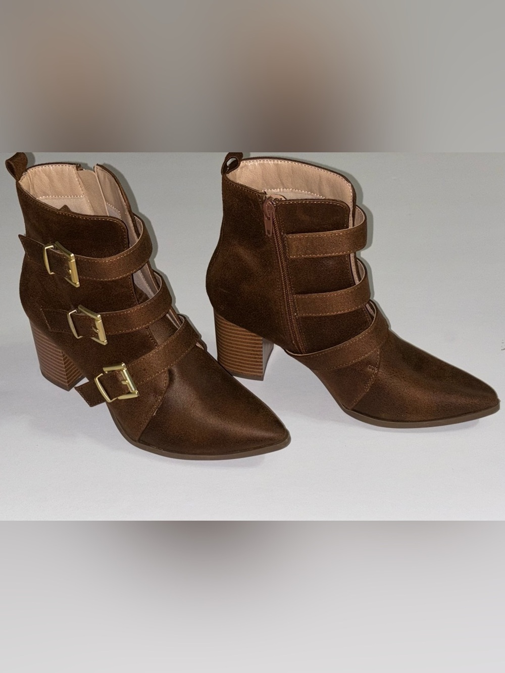 Journee Collection Brown Ankle Bootie Boots Womenโs Size 7 Pointed Toe Belted